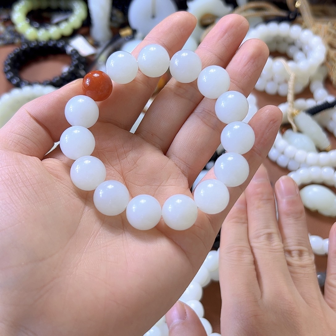 和田玉未镶嵌手串