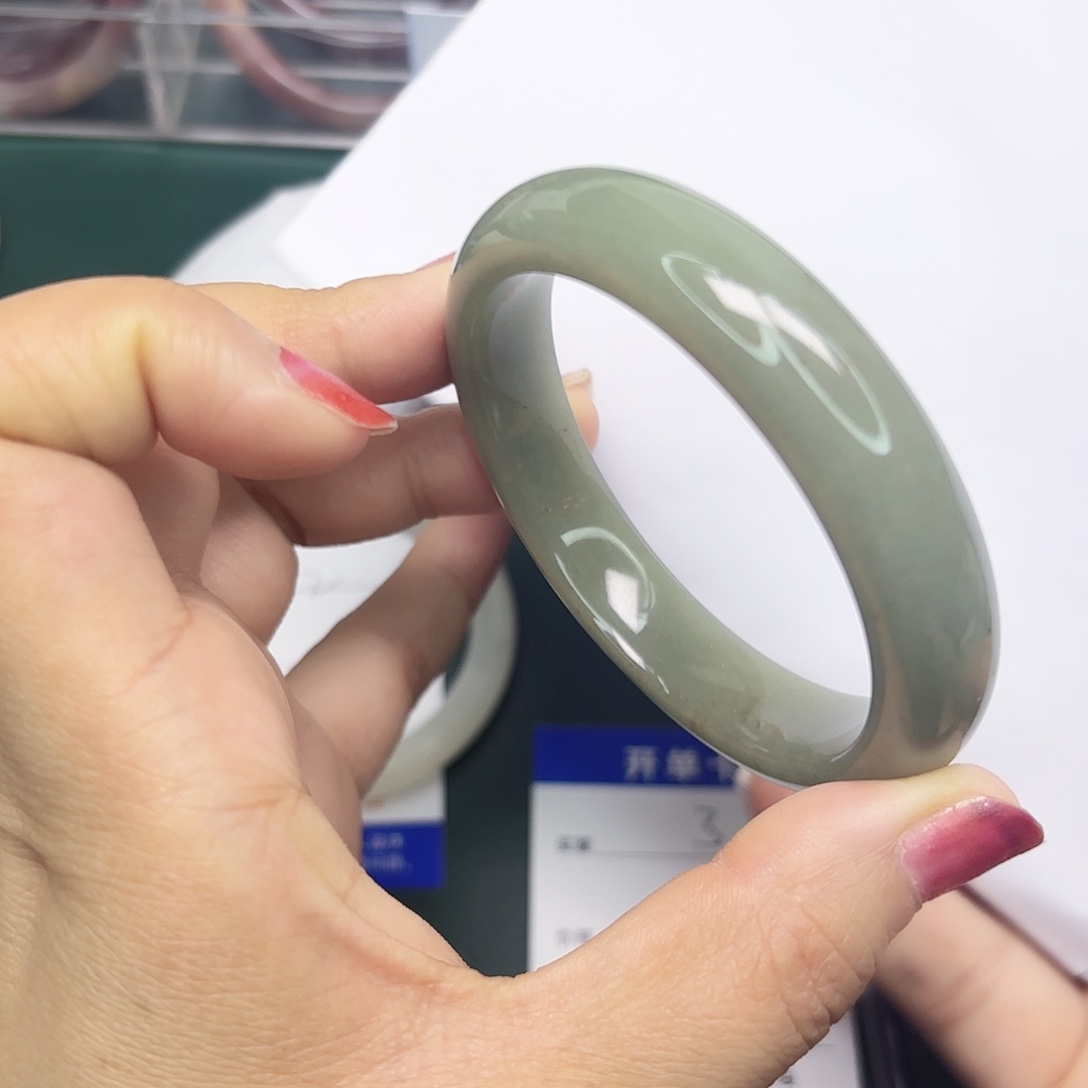 石英质玉未镶嵌手镯3/5859