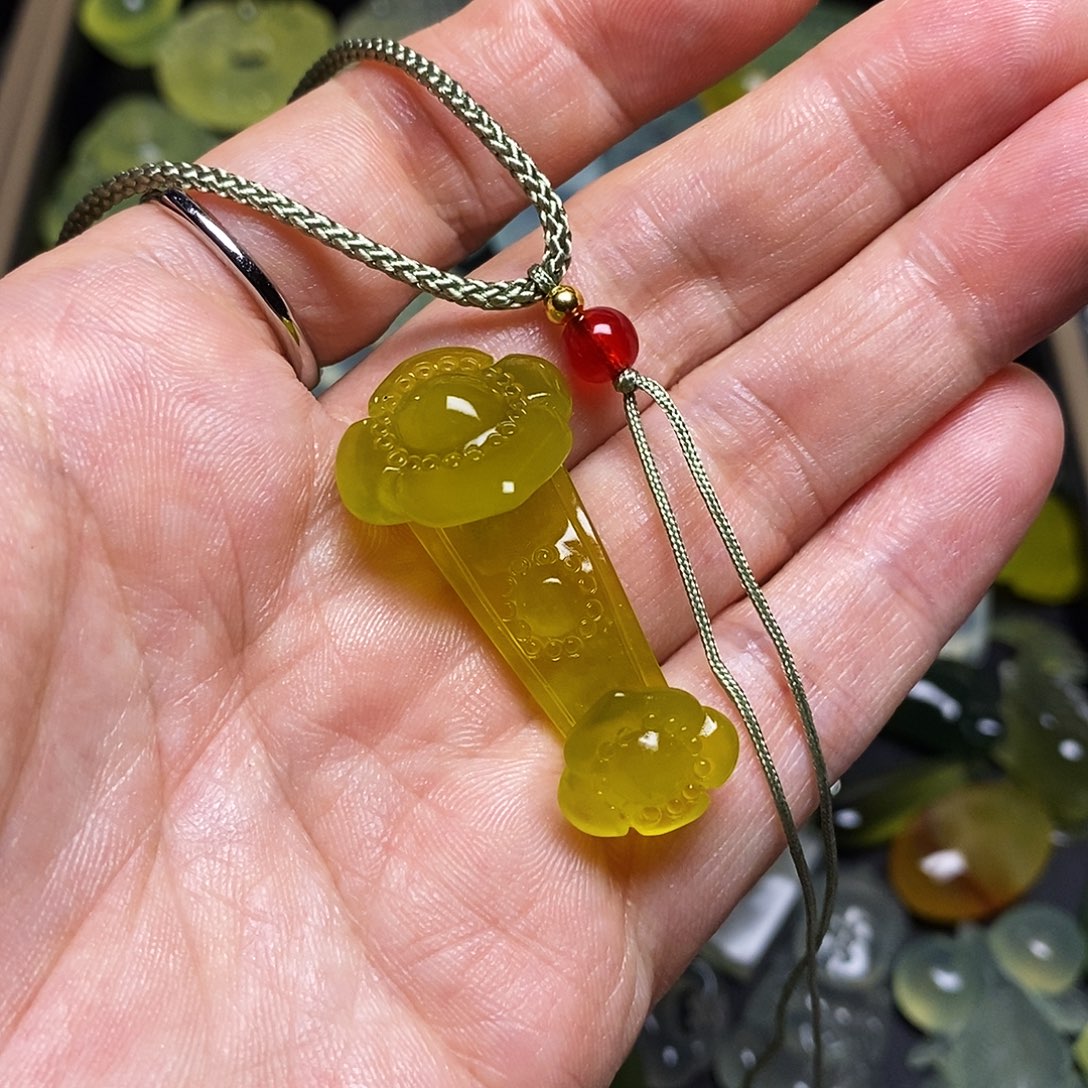 都***候蛇纹石玉未镶嵌颈饰