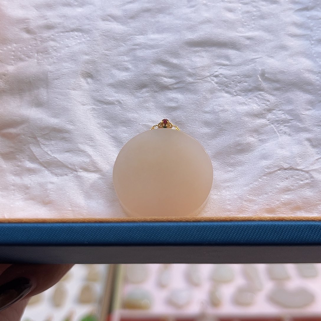 和田玉18K金镶嵌吊坠(不含链)