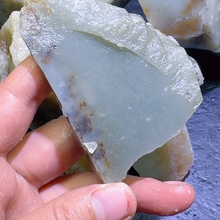 和田玉未镶嵌珠宝半成品