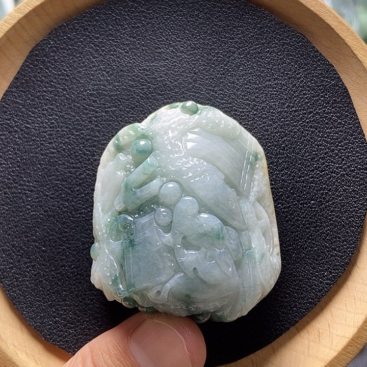 翡翠颈饰未镶嵌青**水缅甸a货