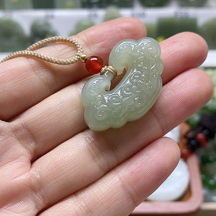 和田玉颈饰未镶嵌