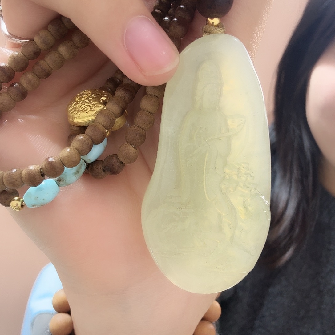 N****蛇纹石玉未镶嵌颈饰