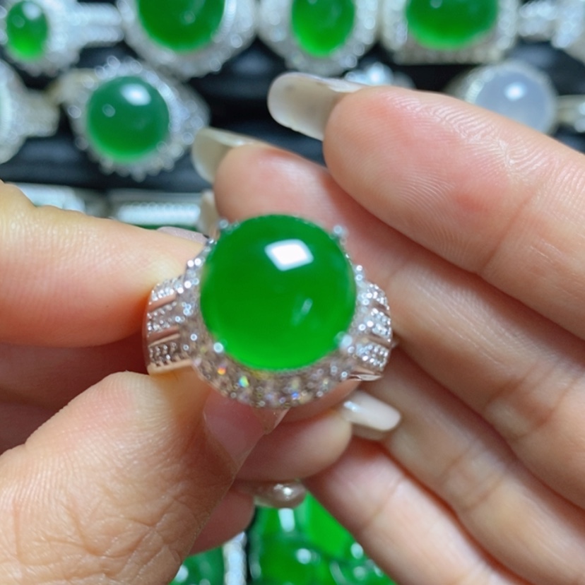 【闪购商品】翡翠挂件未镶嵌蛋面