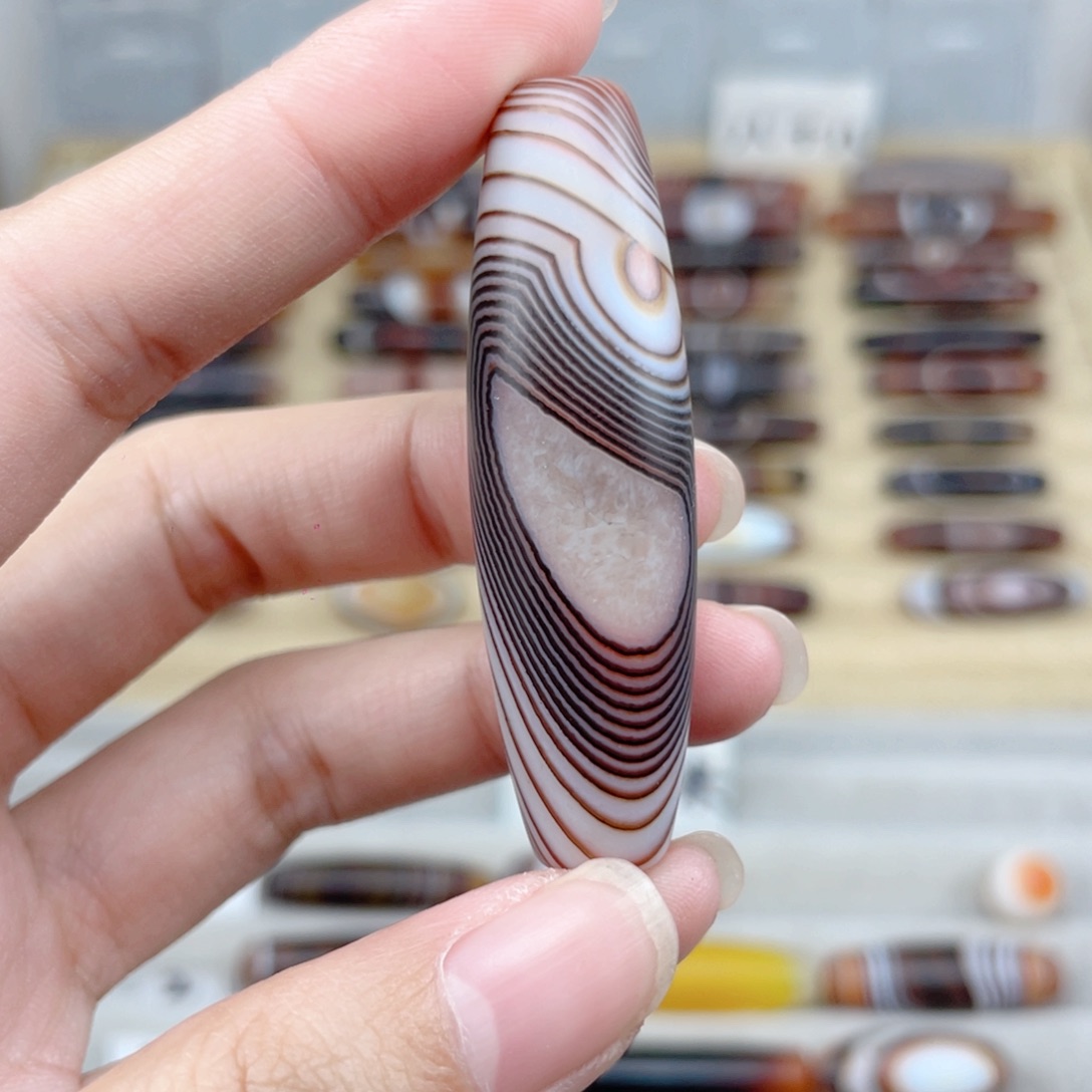 哈***登玛瑙/玉髓合金颈饰