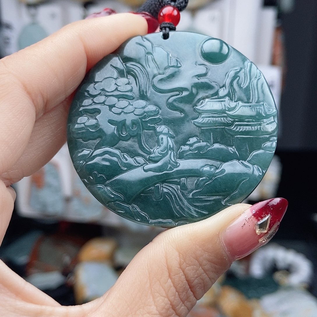 翡翠颈饰未镶嵌翡翠