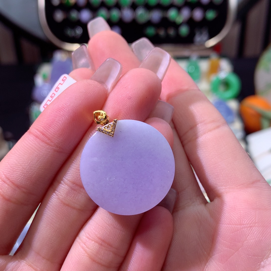 翡翠颈饰18K金镶嵌翡翠