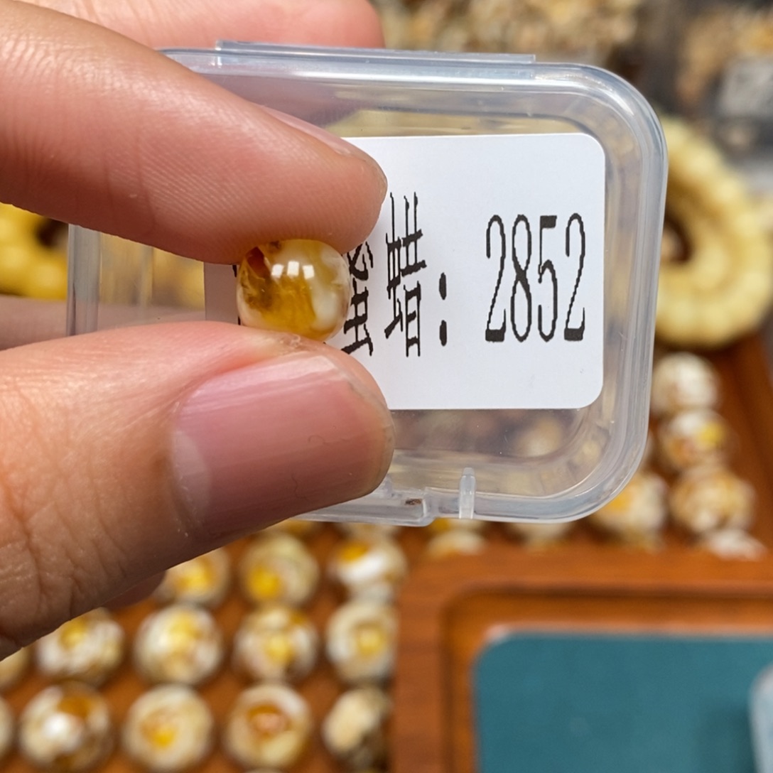 蜜蜡未镶嵌珠宝奇石2852