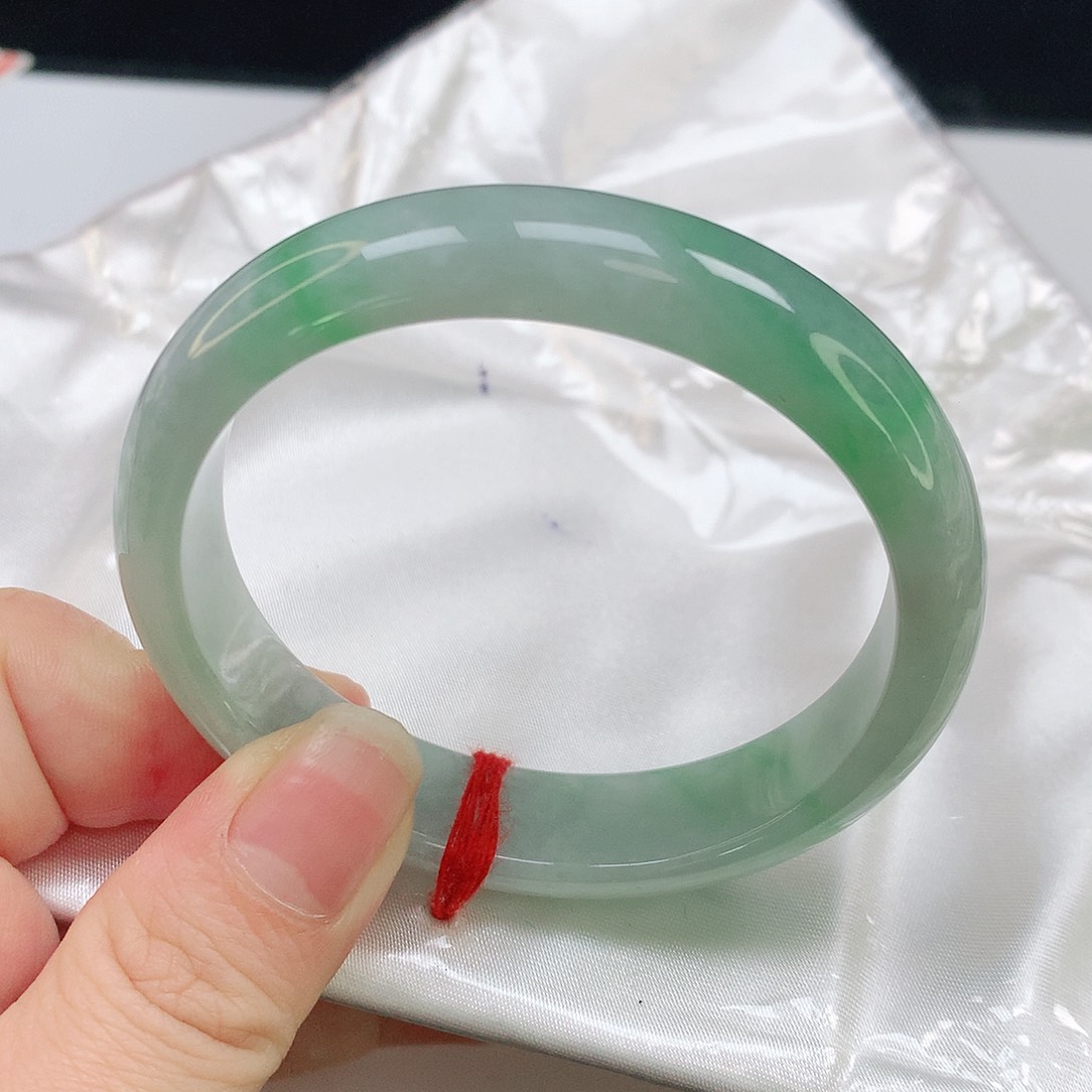 翡翠手镯未镶嵌飘绿贵妃手镯0110