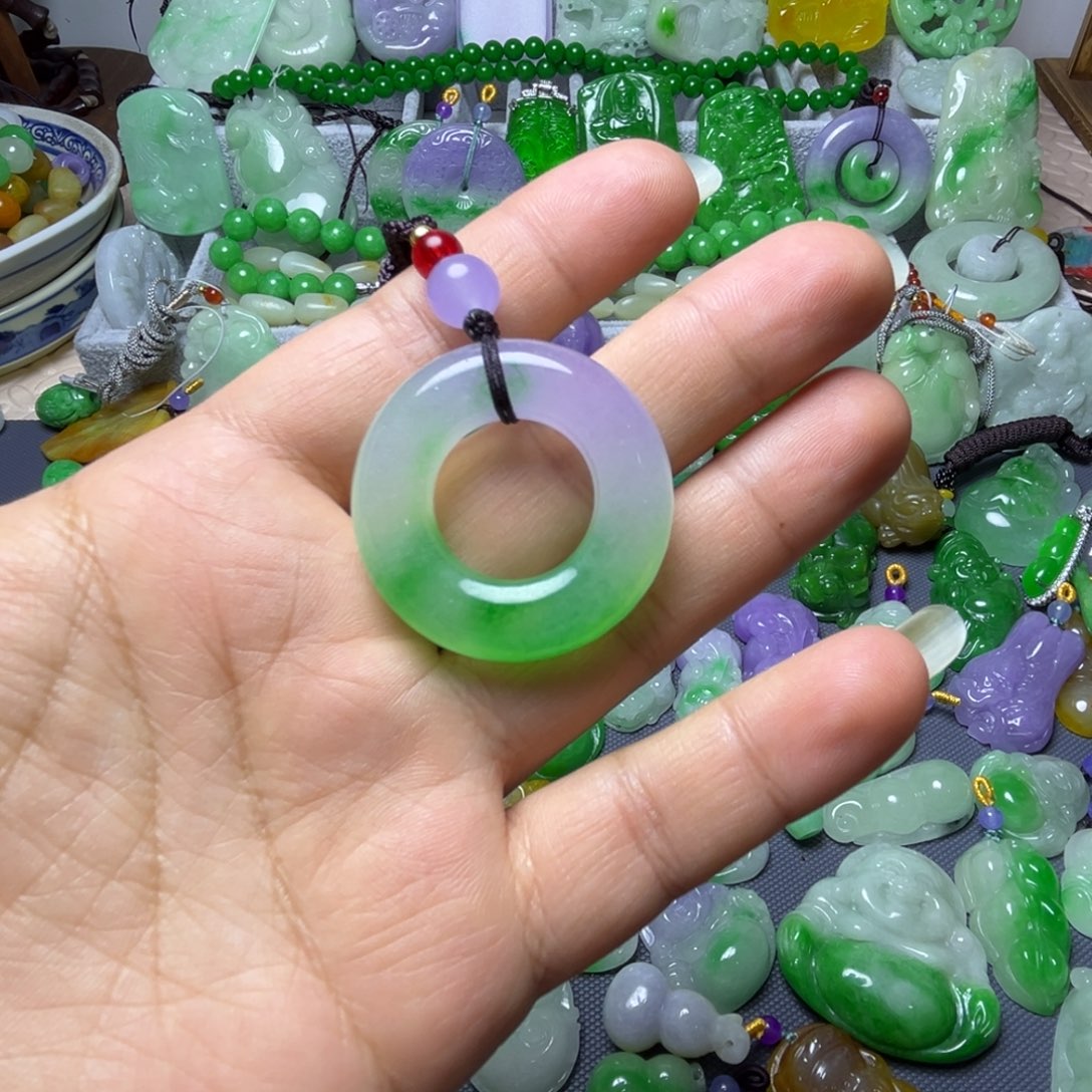 翡翠未镶嵌颈饰吊坠