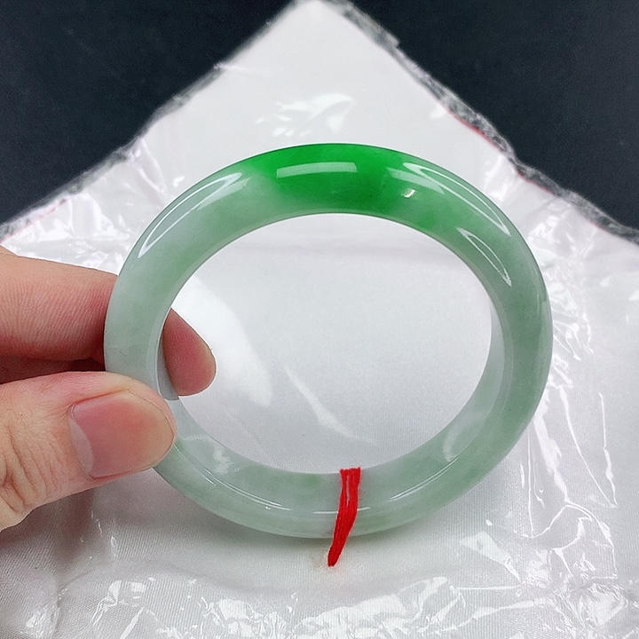 翡翠手镯未镶嵌圈54.7 8501。3