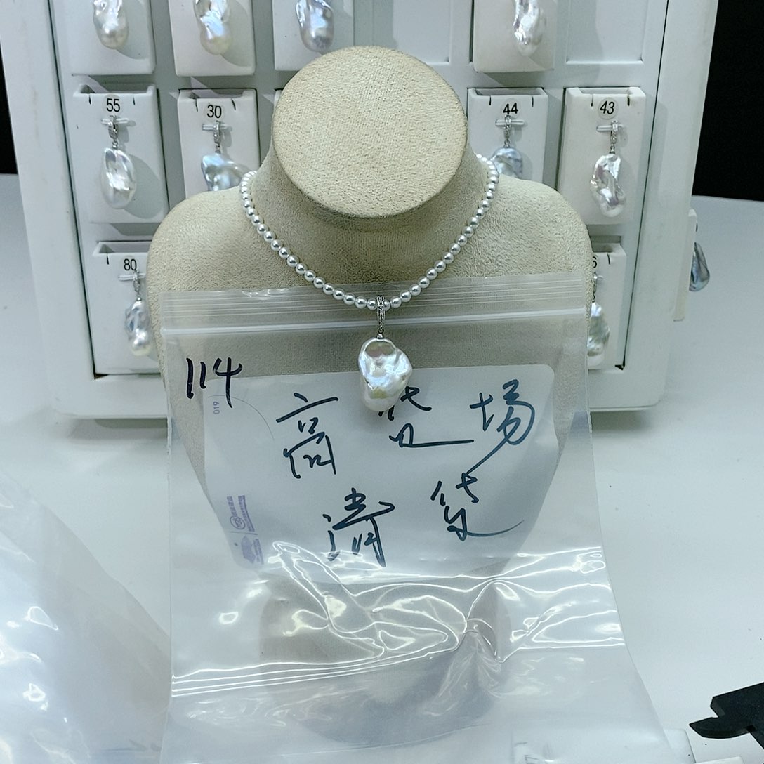 淡水珍珠颈饰合金