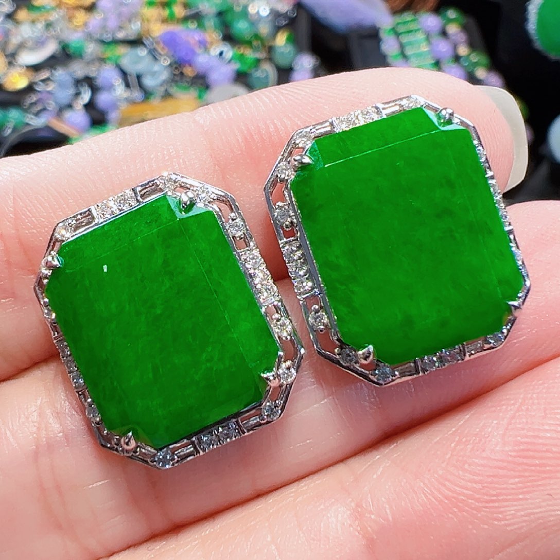 翡翠耳饰18K金镶嵌签收后24小时鉴赏期