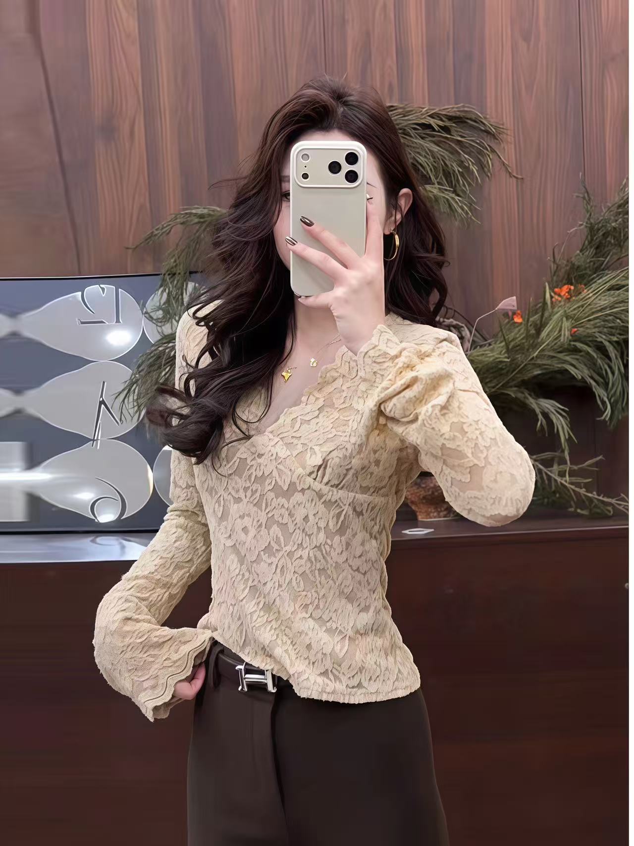 秋冬蕾丝打底衫秋季修身复古秋日女刺绣蕾丝内搭衫