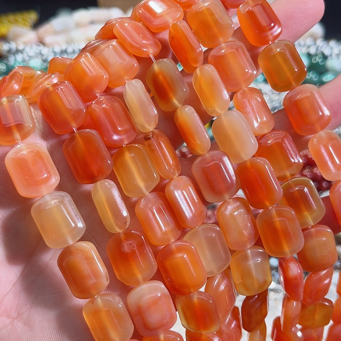 玛瑙/玉髓未镶嵌珠宝半成品玛瑙雕刻无事牌一条14x17mm