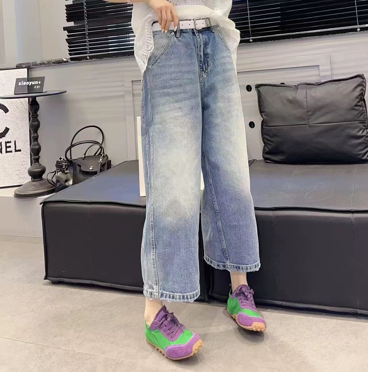 〔后口袋蕾丝九分牛仔裤〕欧货高腰后口袋蕾丝直筒牛仔裤