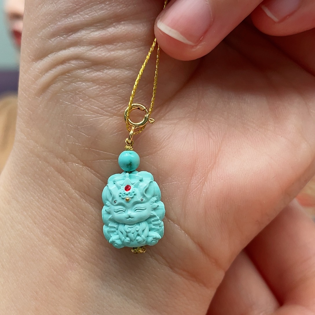 绿松石颈饰未镶嵌