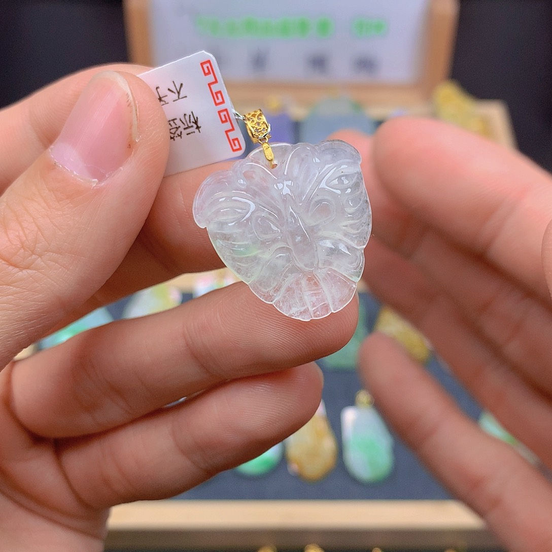 翡翠颈饰18K金镶嵌翡翠 