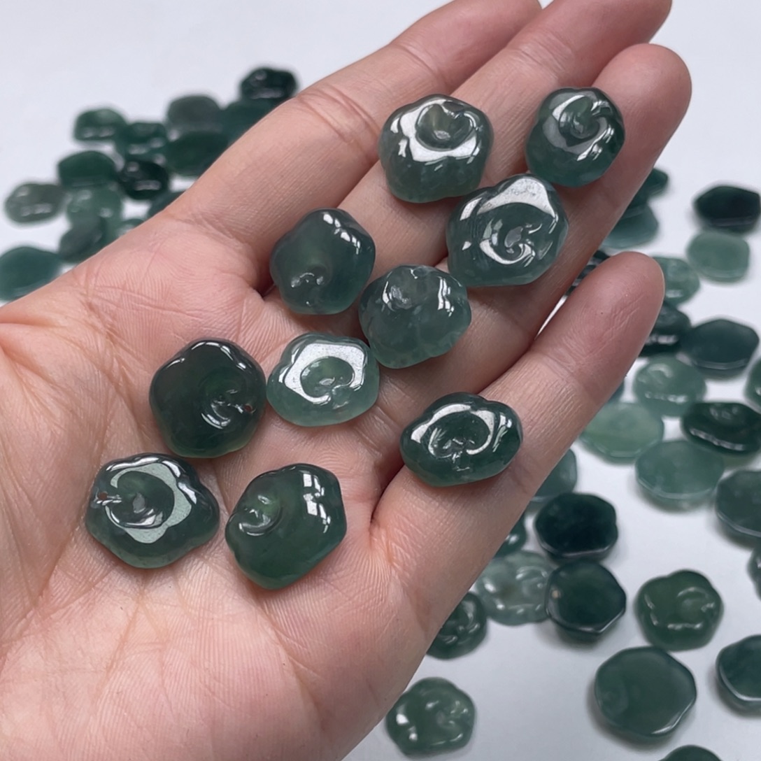 翡翠未镶嵌颈饰翡翠吊坠