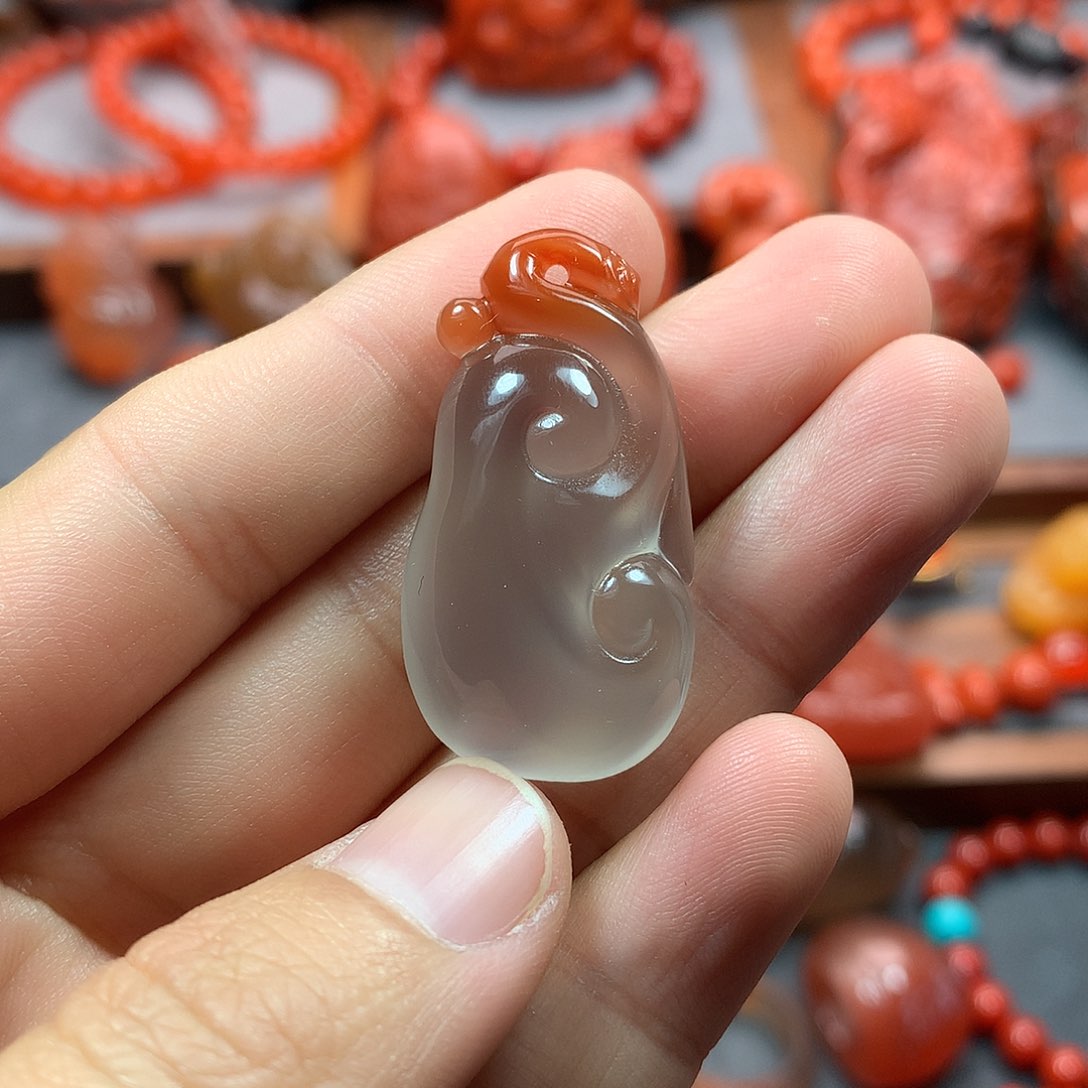 南红玛瑙冰飘如意未镶嵌