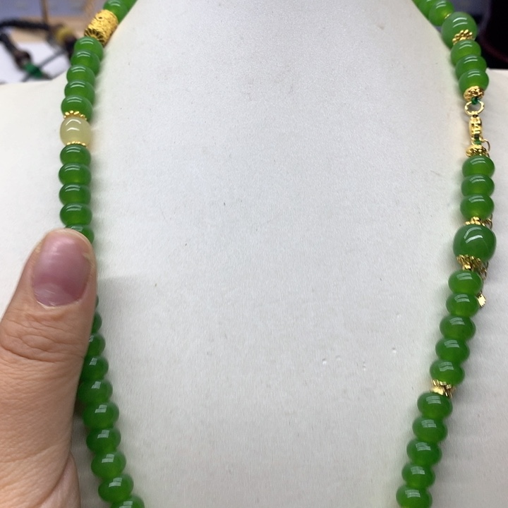 颈饰未镶嵌和田玉吊坠