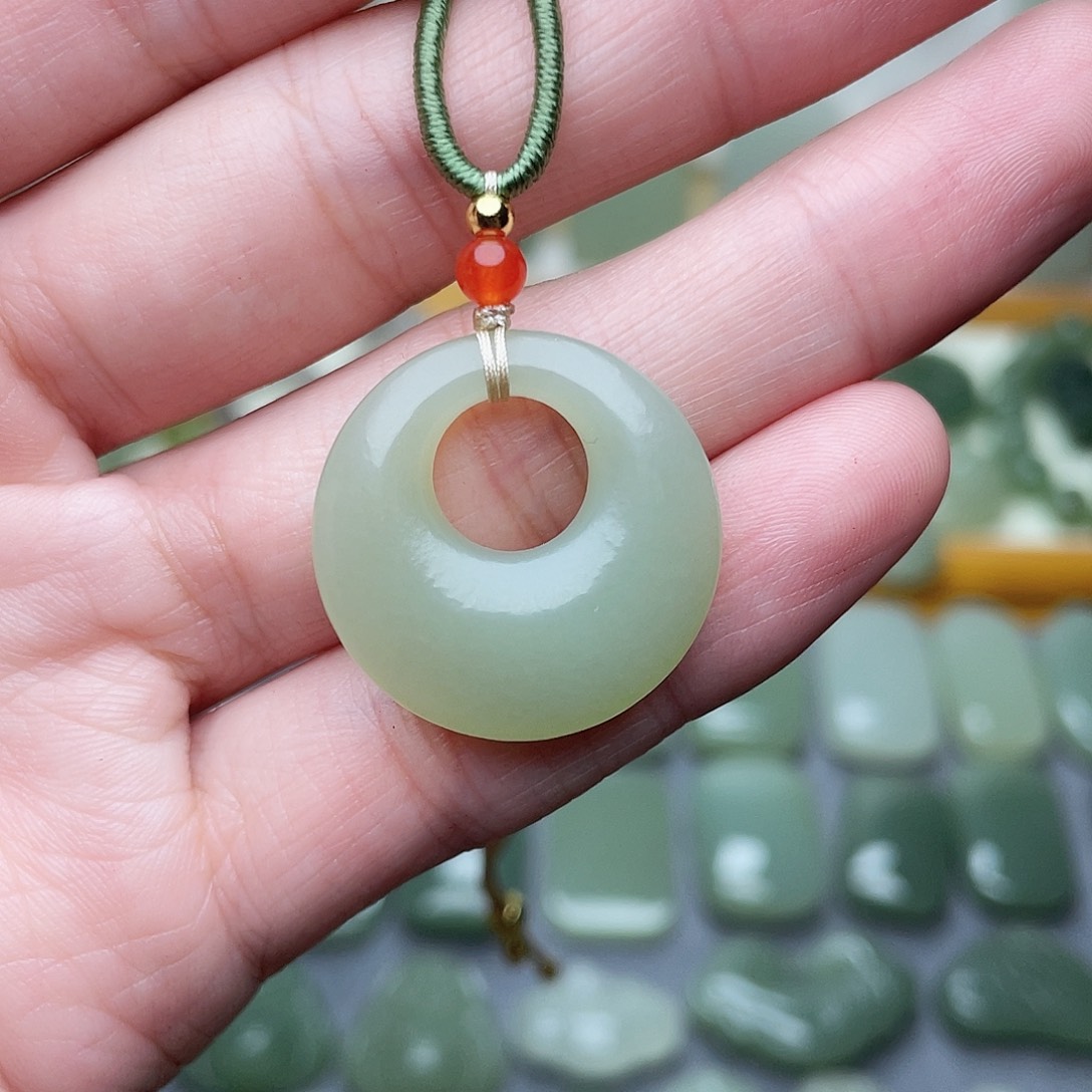 和田玉挂件未镶嵌