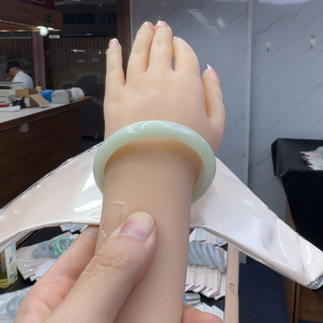 翡翠未镶嵌手镯翡翠