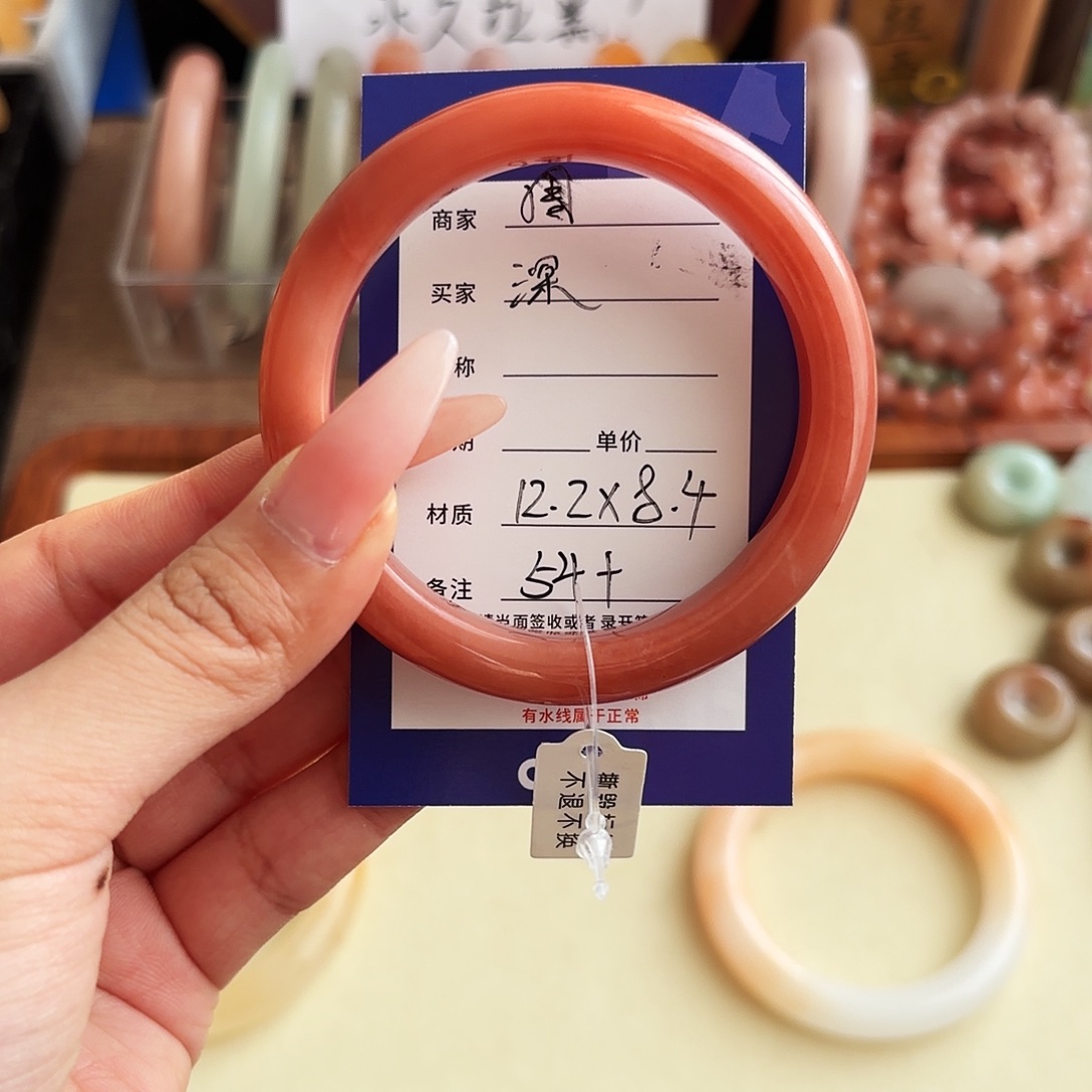 ****鲨石英质玉未镶嵌手镯