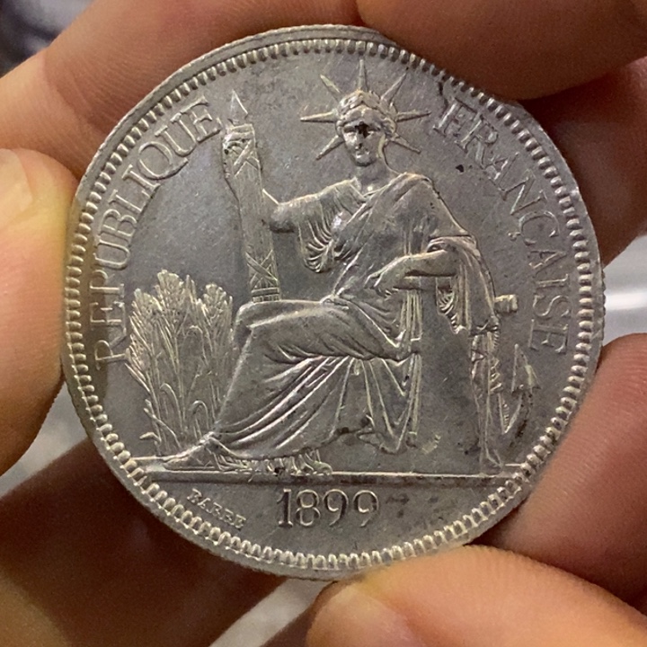 用***5银Ag900如图一个银币