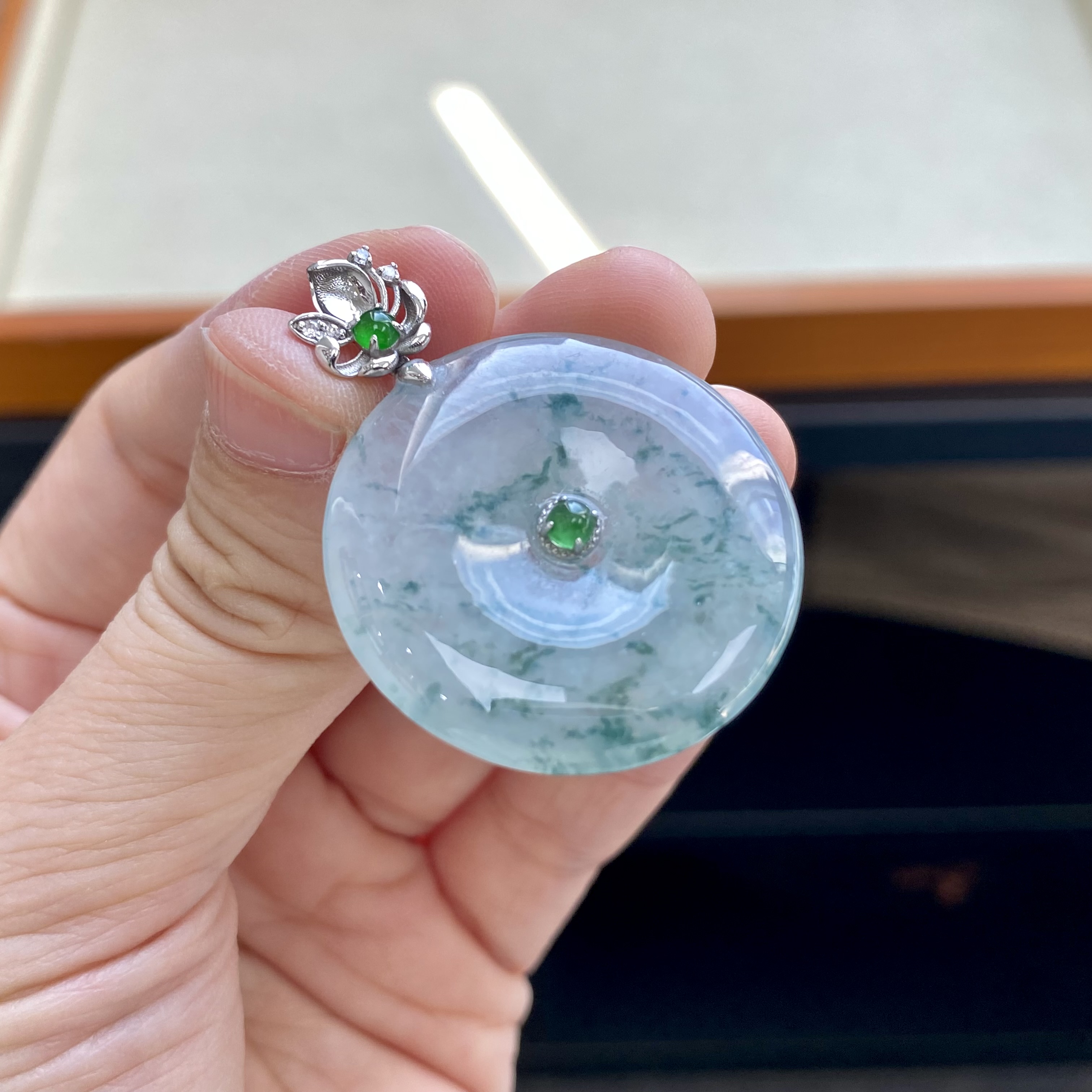 如意宝珠宝 18K金钻石镶嵌冰飘蓝花平安扣翡翠天然A货CP51