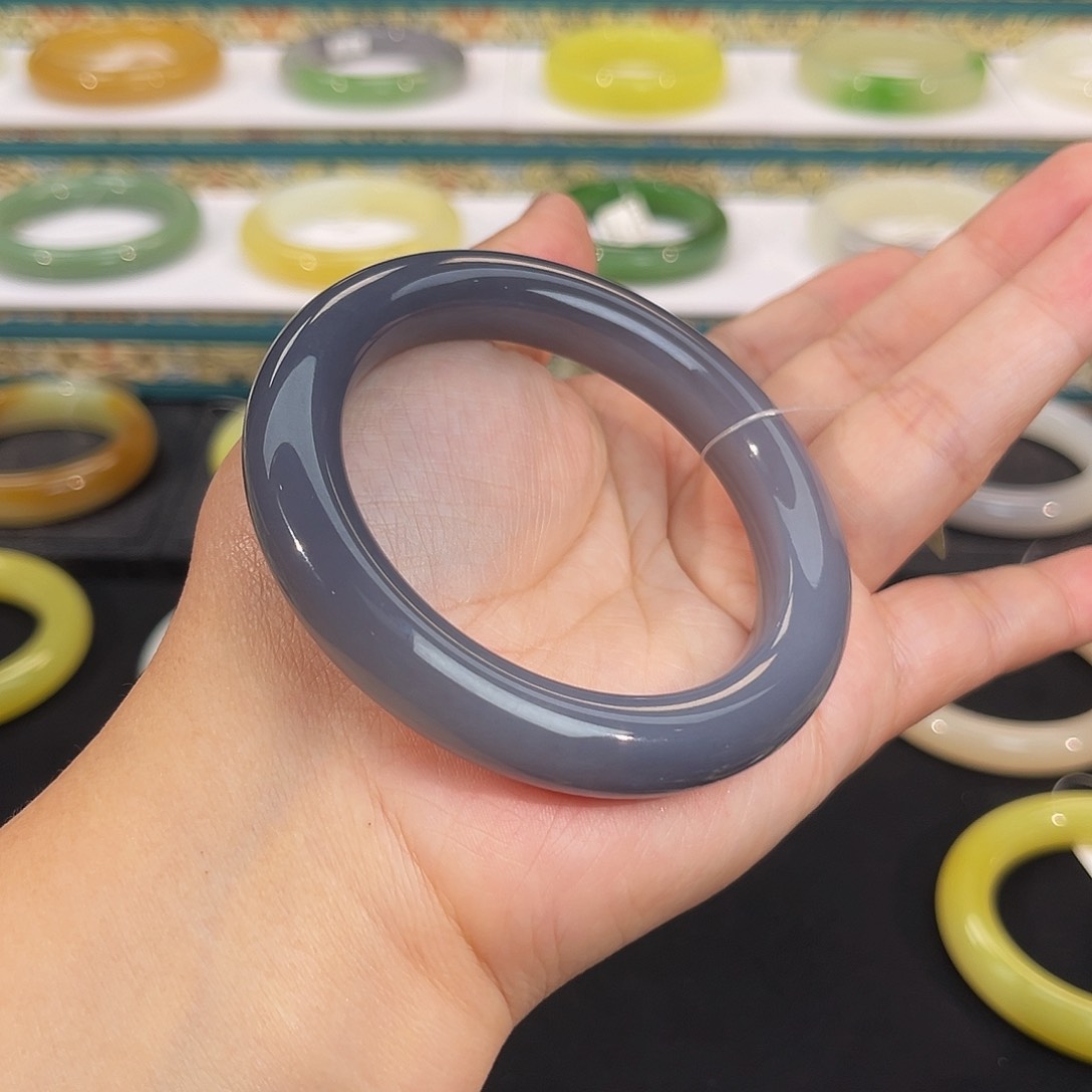 未镶嵌手镯和田玉-烟紫手镯～葡萄紫