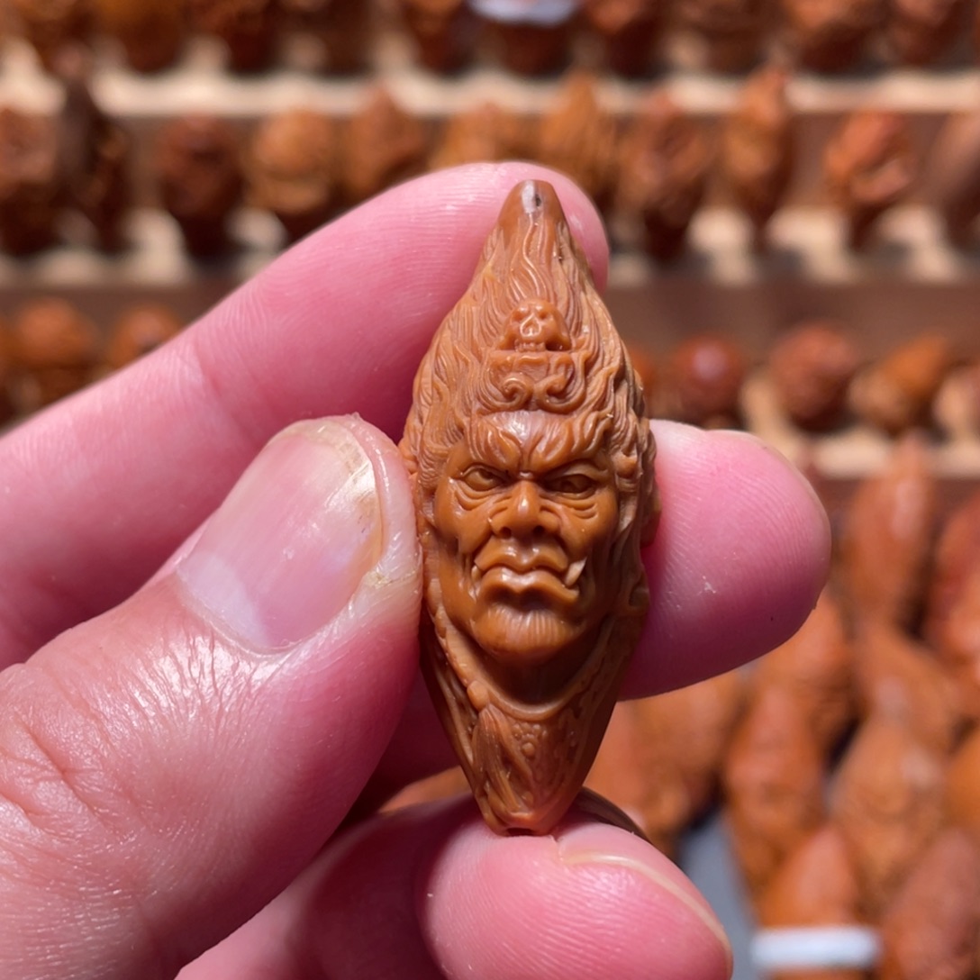 橄榄核吊坠不动明王