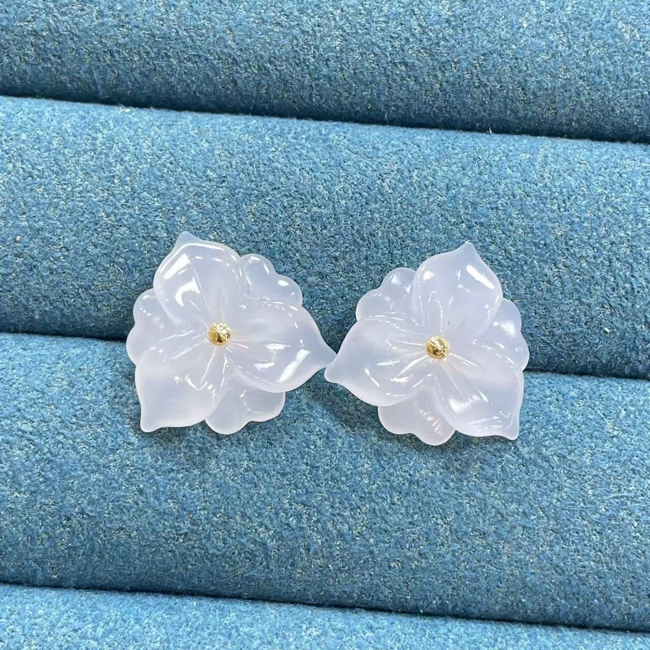 和田玉白玉花耳钉18K金镶嵌