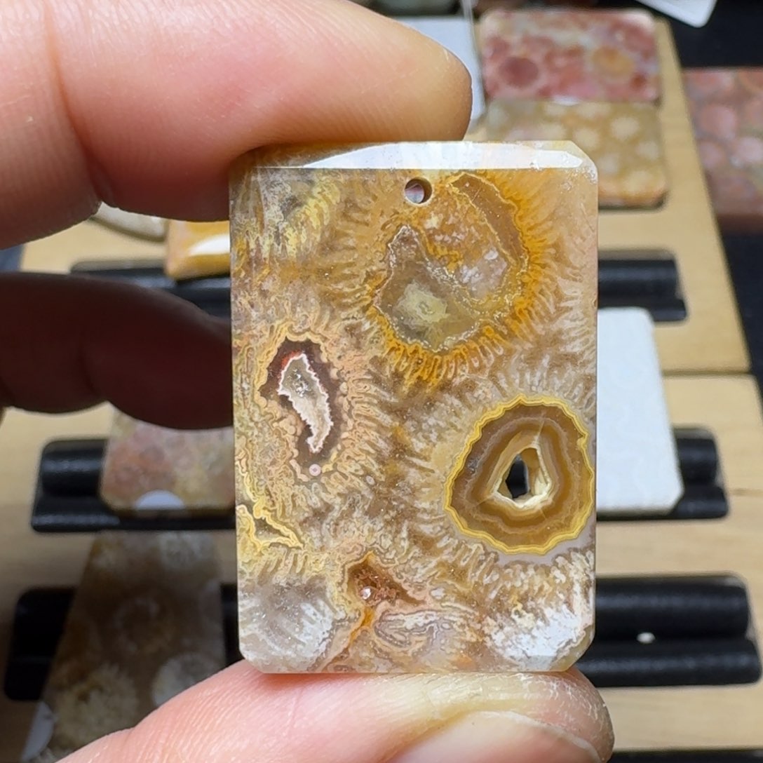 硅化玉纯天然色有机玉石未镶嵌