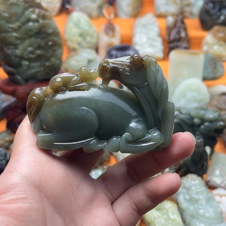 和田玉（糖玉）颈饰未镶嵌