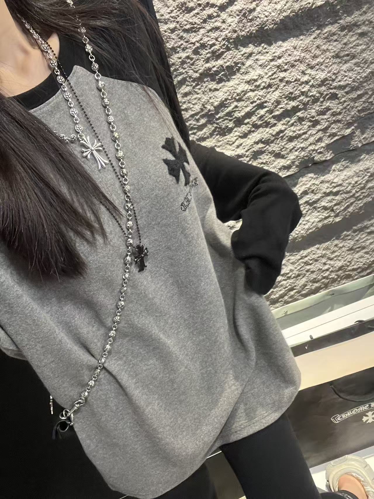 【杨娇娇COCO】2025年秋冬新款羊绒T梵文烫钻拼色长袖T恤插肩袖