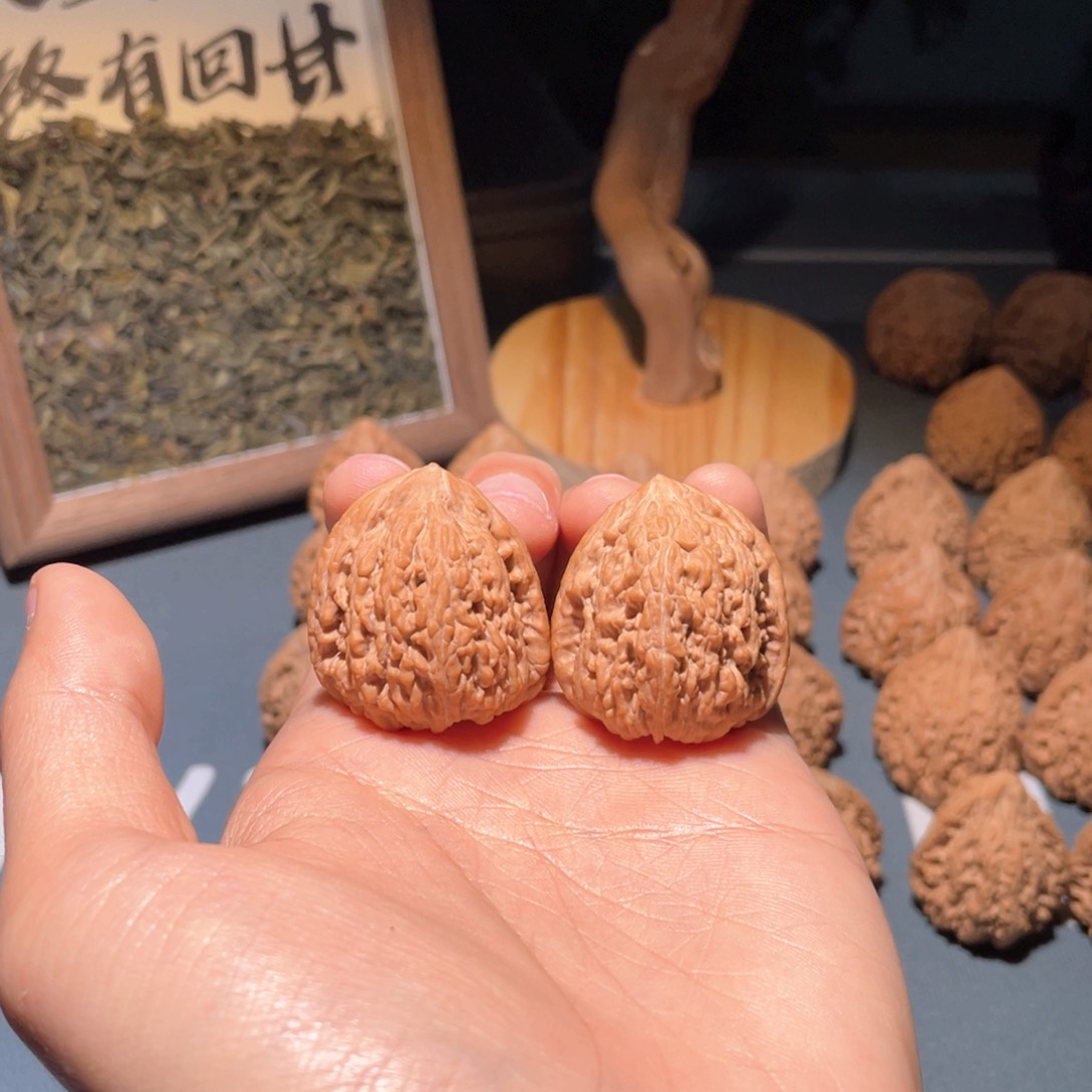 文玩核桃吊坠塔尖32