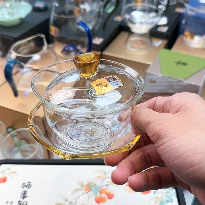 禾器浅黄色沁莲盖碗