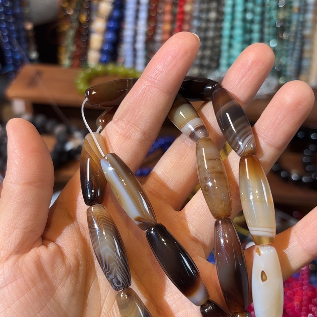 玛瑙/玉髓未镶嵌珠宝半成品灰玛瑙卡10-30一条