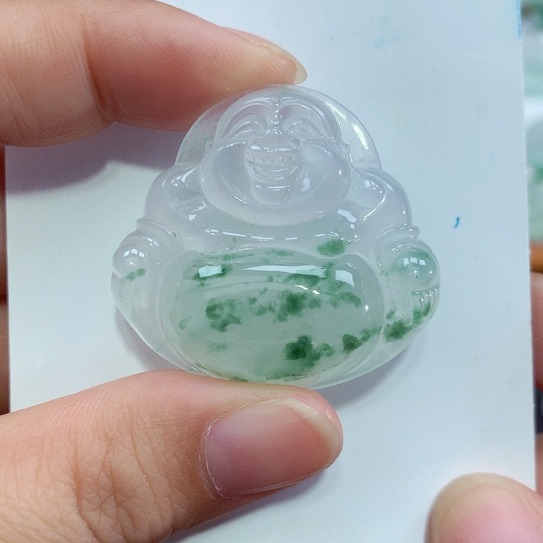 翡翠未镶嵌颈饰佛