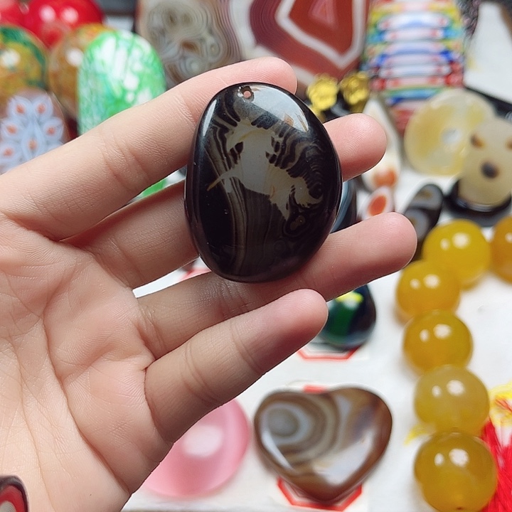 玛瑙/玉髓未镶嵌珠宝奇石