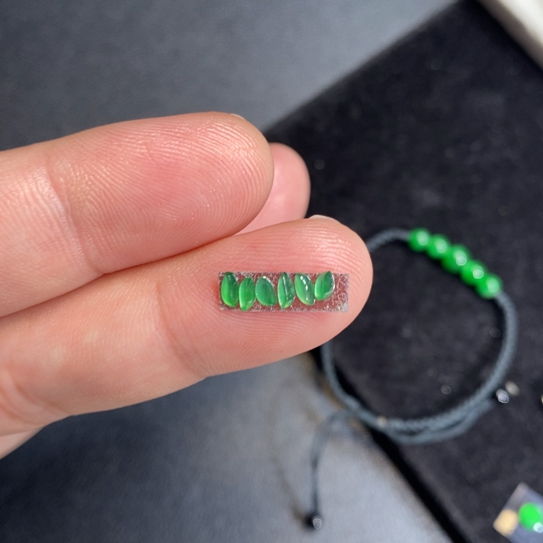 翡翠裸石冰绿小随形6个