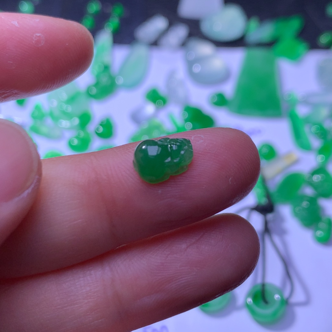 翡翠颈饰未镶嵌貔貅