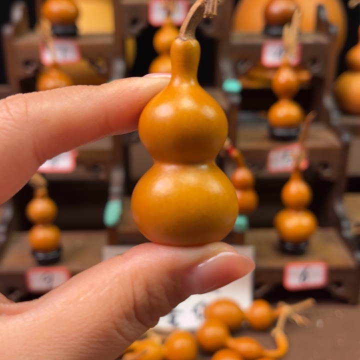 睿***人有机玻璃精品葫芦