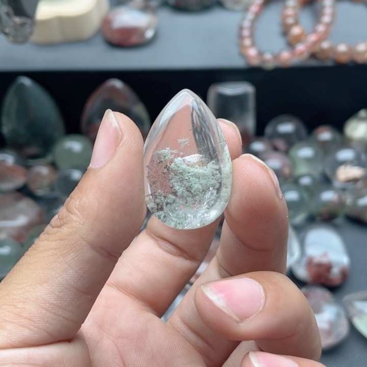 未镶嵌吊坠(赠链)水晶