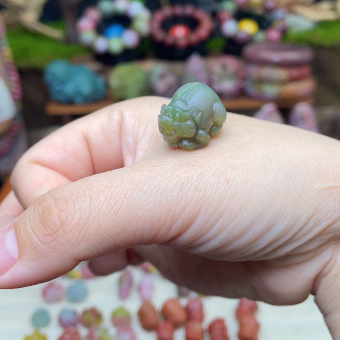 玛瑙/玉髓珠宝半成品未镶嵌盐源玛瑙绿貔貅