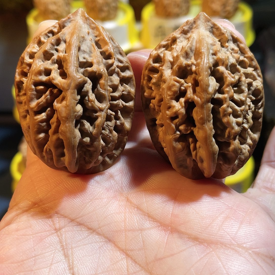 吊坠文玩核桃老树龙纹鸡心