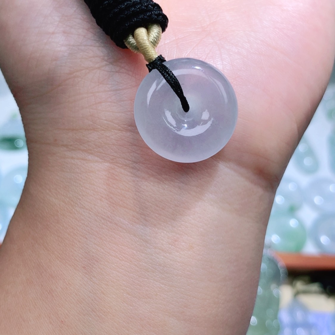 【闪购商品】翡翠颈饰未镶嵌平安扣