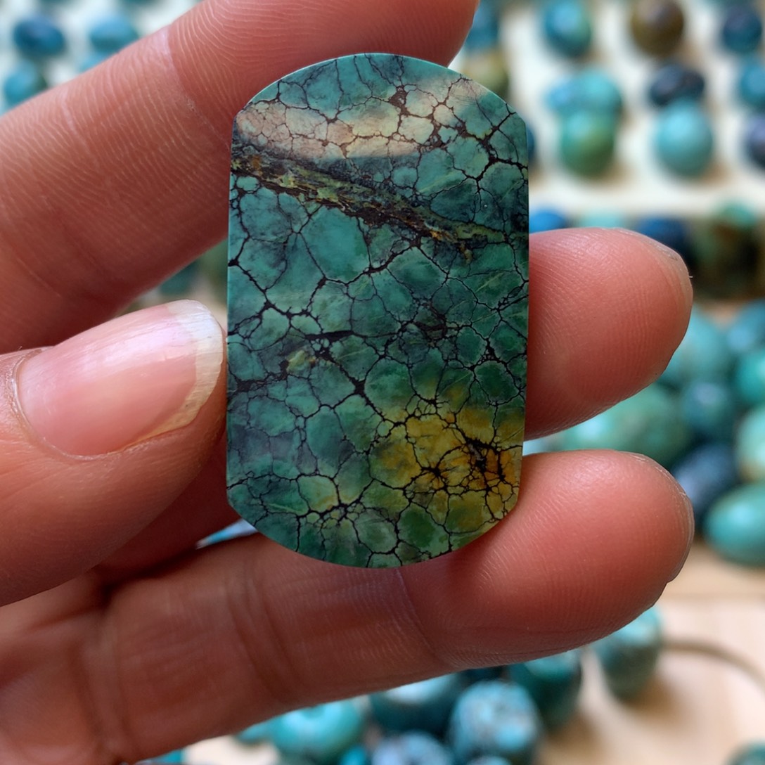 绿松石未镶嵌珠宝奇石